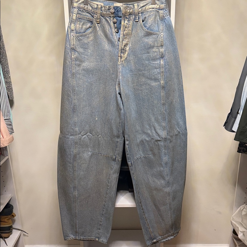 Universal Thread Gold Shimmer Barrel jeans
